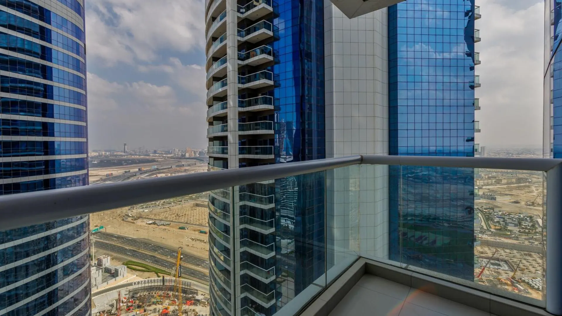 High Floor - 2Br Apartment In Paramount Tower, Business Bay - Allsopp & Allsopp Dubai